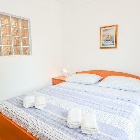 Apartment Darinka Pula Exterior photo